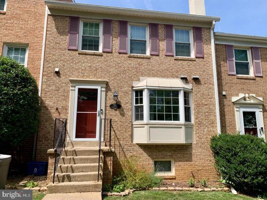 Exterior, Facade, Brick Facade, Rowhouse