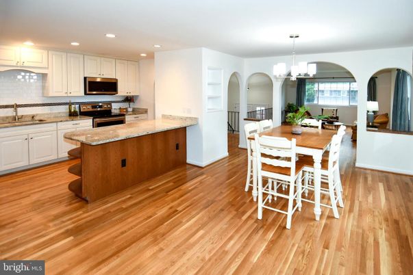 Chandelier, Dining room, Interior, Kitchen, Pendant Lights, Recessed Lighting, Wood Texture Flooring