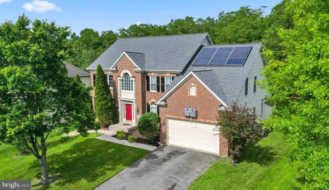 Attached, Exterior, Facade, Brick Facade, Solar Panels, Brick Traditional
