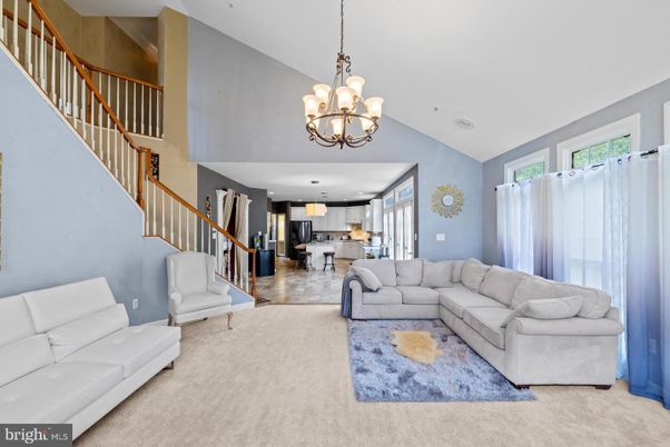 Chandelier, Interior, Kitchen, Living room