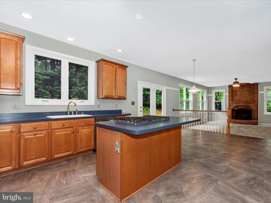 Fireplace, Interior, Kitchen, Pendant Lights, Recessed Lighting