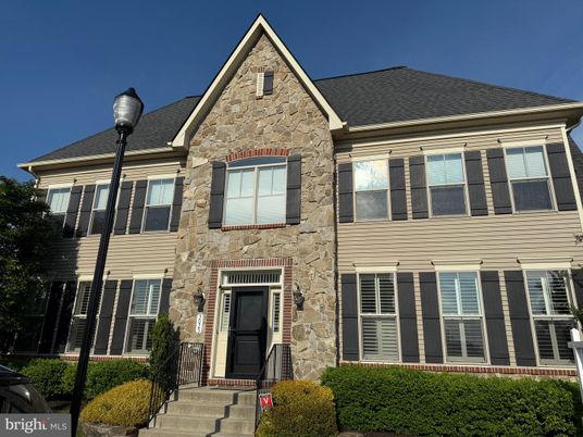 Exterior, Facade, Georgian