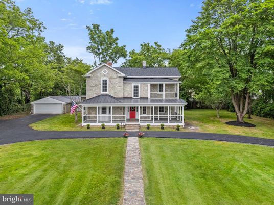 Backyard, Detached Garage, Exterior, Facade, Queen Anne Victorian