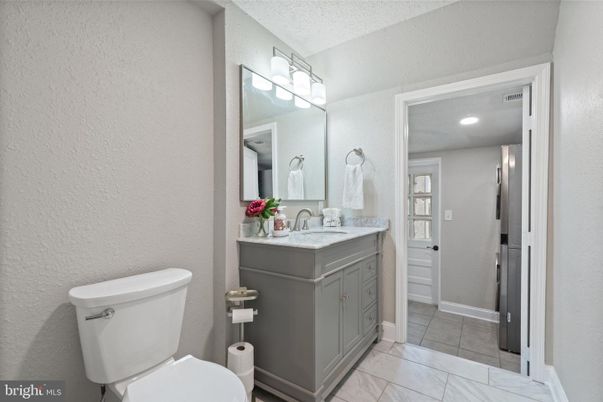 Bathroom, Interior, Marble, Recessed Lighting