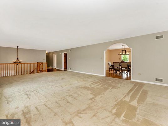 Chandelier, Dining room, Empty room, Interior, Pendant Lights