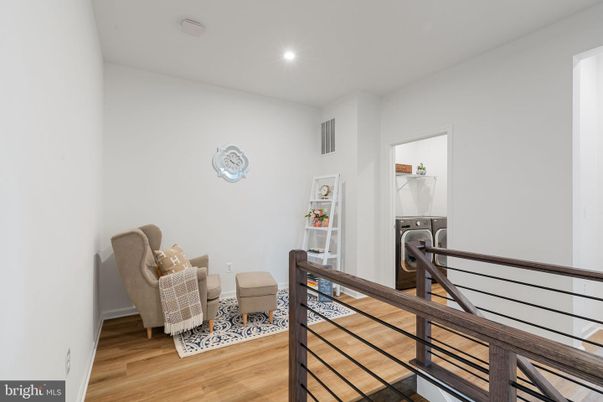 Interior, Recessed Lighting, Washer, Wood Texture Flooring
