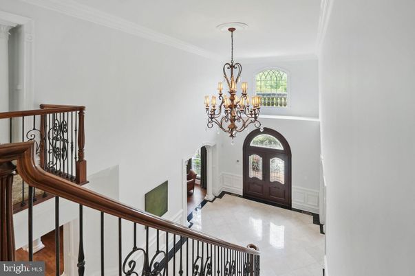 Chandelier, Interior