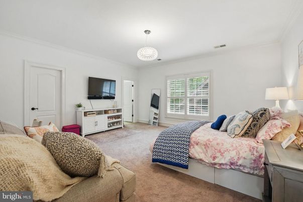 Bedroom, Chandelier, Interior, Pendant Lights