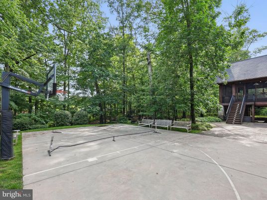 Exterior, Tennis Courts