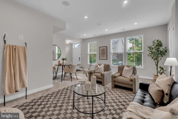 Dining room, Interior, Living room, Recessed Lighting