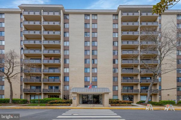 Exterior, Facade, Condo Building