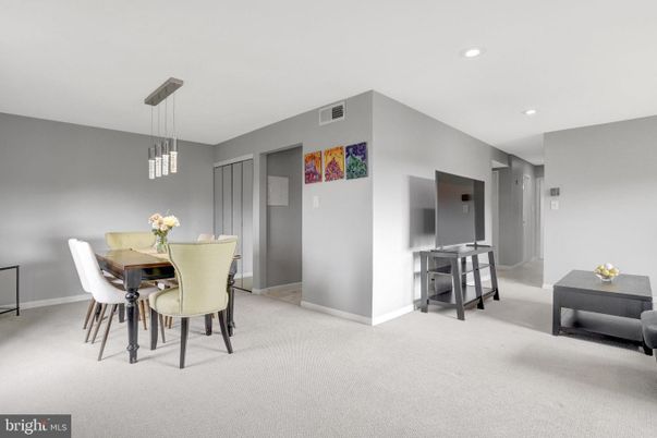Dining room, Interior, Pendant Lights, Recessed Lighting
