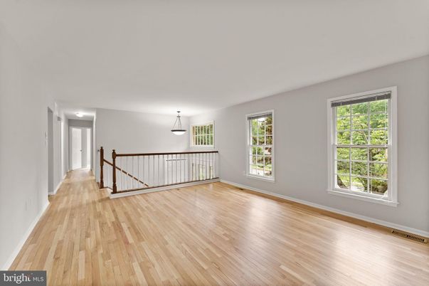 Interior, Pendant Lights, Wood Texture Flooring