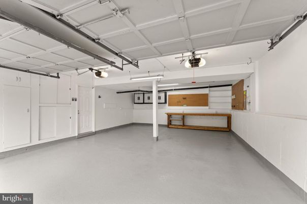 Garage, Interior
