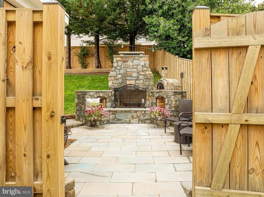 Exterior, Fireplace