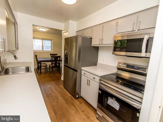Dining room, Interior, Kitchen, Stainless Steel Appliances, Wood Texture Flooring