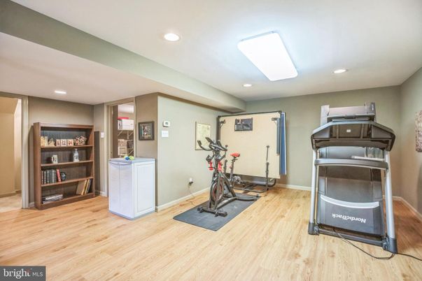 Fitness Equipment, Interior, Recessed Lighting, Wood Texture Flooring