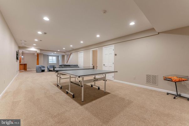 Game Room, Interior, Recessed Lighting