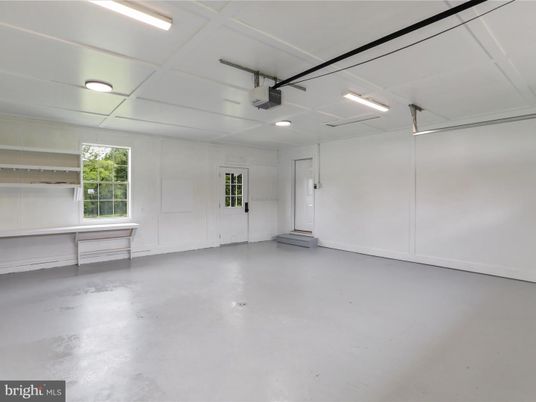 Empty room, Garage, Interior