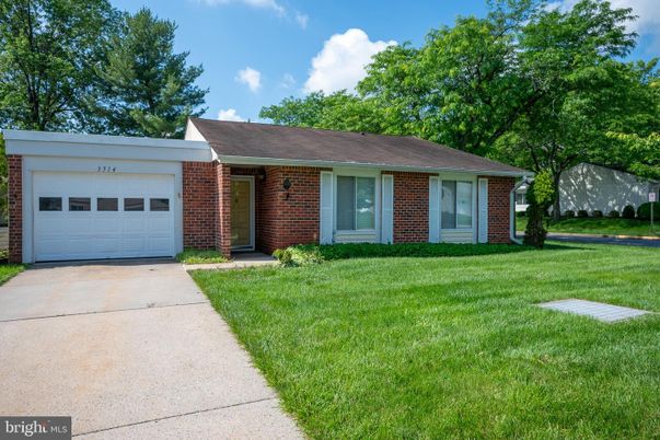 Attached, Exterior, Facade, Brick Facade, Ranch