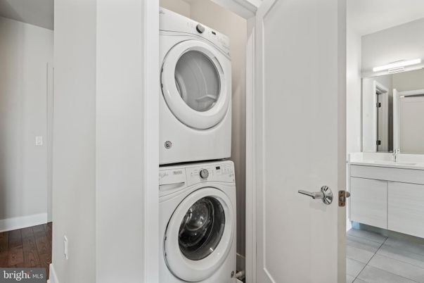 Interior, Utility Closets, Washer, Wood Texture Flooring