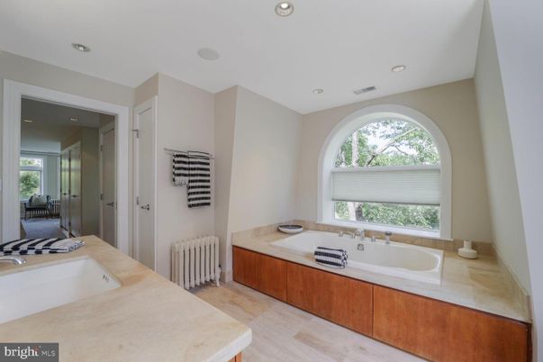 Bathroom, Interior, Recessed Lighting