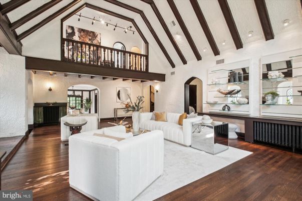 Interior, Living room, Recessed Lighting, Wooden Beams, Wood Texture Flooring