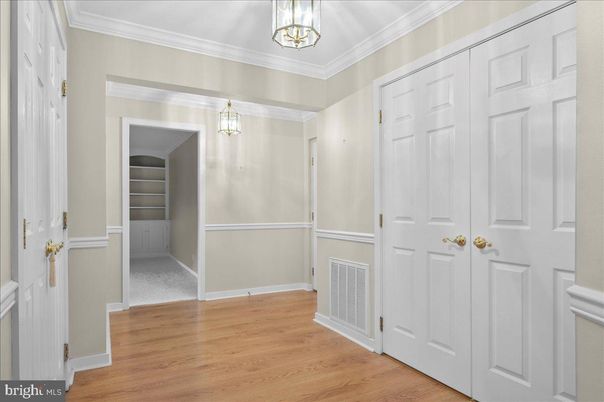 Empty room, Interior, Pendant Lights, Wood Texture Flooring