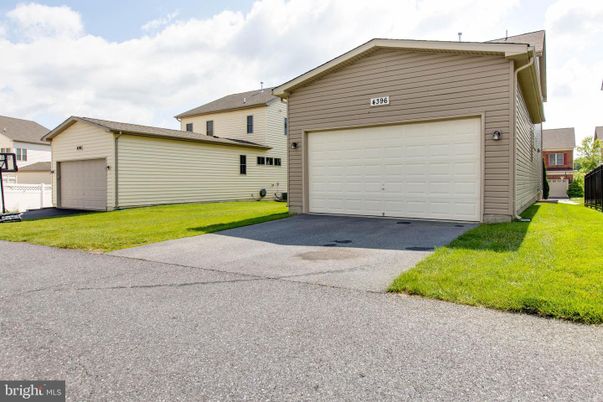 Detached Garage, Exterior