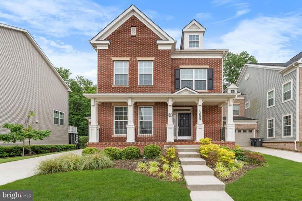 Exterior, Facade, Brick Facade, Brick Traditional
