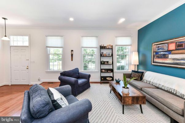 Interior, Living room, Pendant Lights, Recessed Lighting, Wood Texture Flooring
