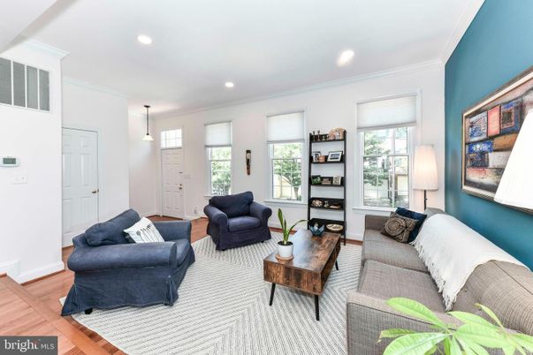 Interior, Living room, Pendant Lights, Recessed Lighting, Wood Texture Flooring