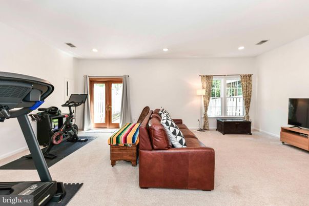 Fitness Equipment, Interior, Living room, Recessed Lighting