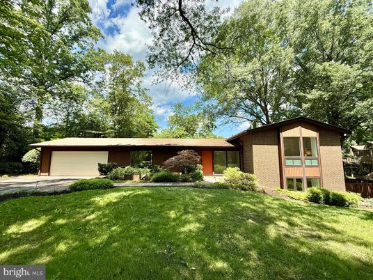 Attached, Backyard, Exterior, Facade, Brick Facade, Ranch