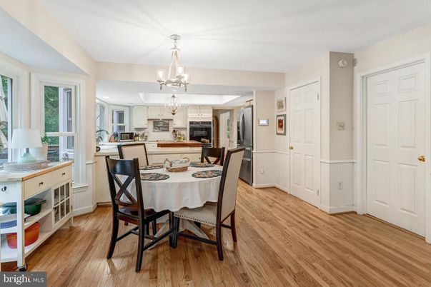 Chandelier, Dining room, Interior, Kitchen, Wood Texture Flooring