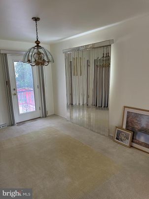 Chandelier, Empty room, Interior