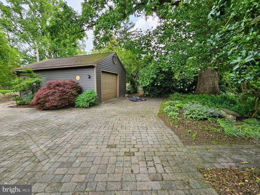 Detached Garage, Exterior
