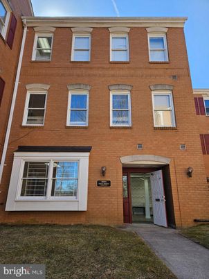 Exterior, Facade, Brick Facade, Rowhouse