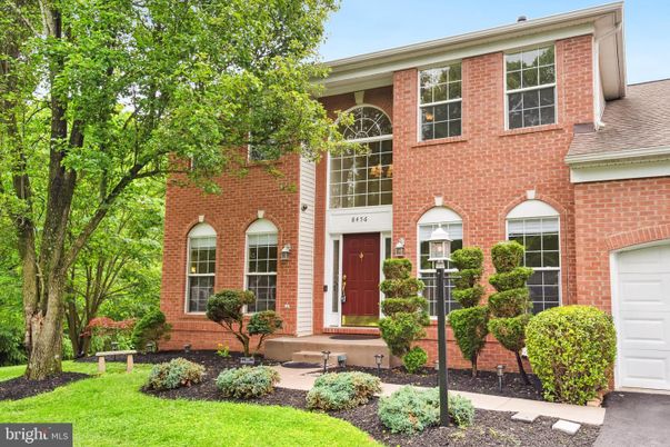 Exterior, Facade, Brick Facade, Georgian