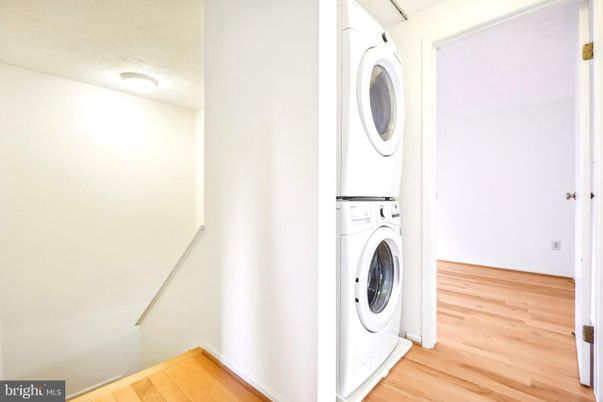 Interior, Utility Closets, Washer, Wood Texture Flooring