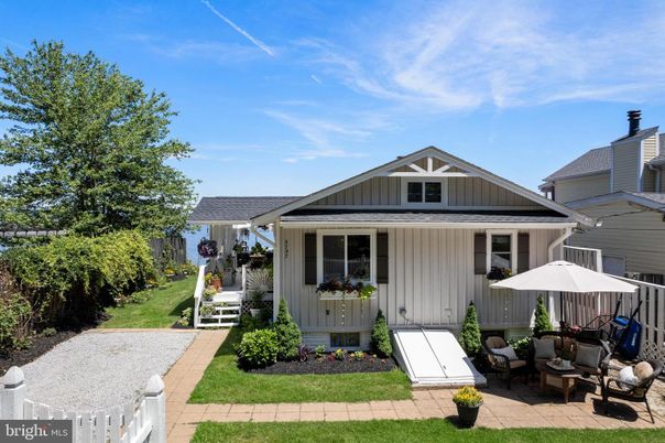 Exterior, Facade, American Craftsman