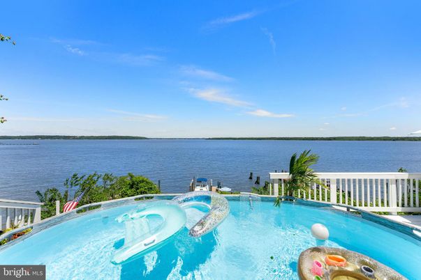 Exterior, Hot Tub, Pool, Water