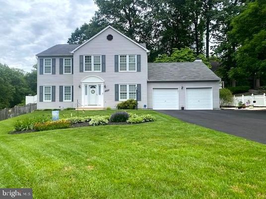 Attached, Backyard, Exterior, Facade, Georgian