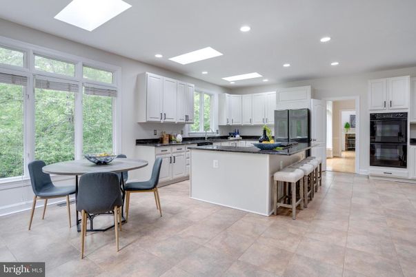 Dining room, Interior, Kitchen, Recessed Lighting
