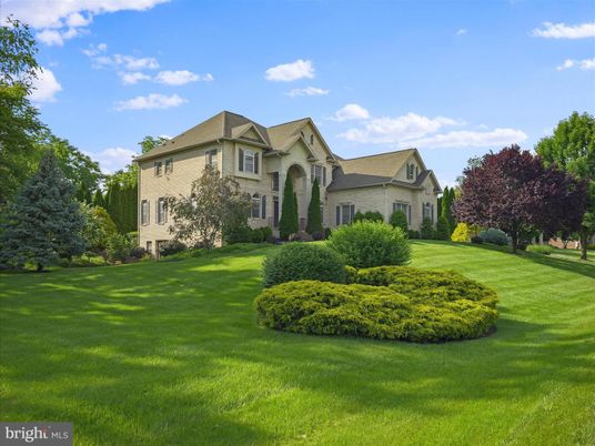 Backyard, Exterior, Facade, French Provincial