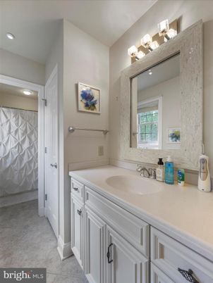 Bathroom, Interior, Recessed Lighting