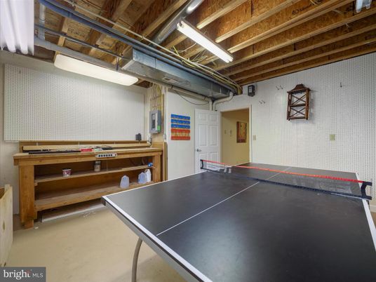 Game Room, Interior, Wooden Beams