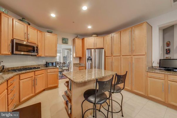 Dining room, Interior, Kitchen, Recessed Lighting, Stainless Steel Appliances