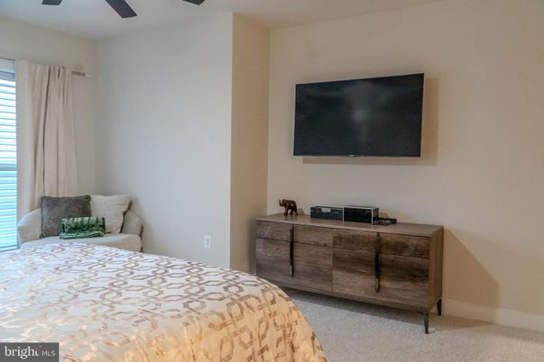Bedroom, Interior, Water
