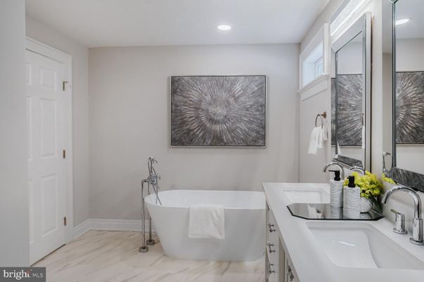 Bathroom, Dual Sink Vanities, Free Standing Baths, Interior, Marble, Recessed Lighting